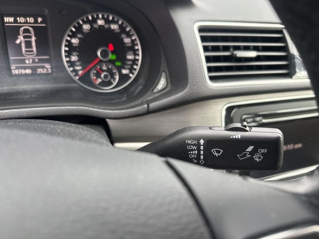 2014 Volkswagen Passat 1.8T SE