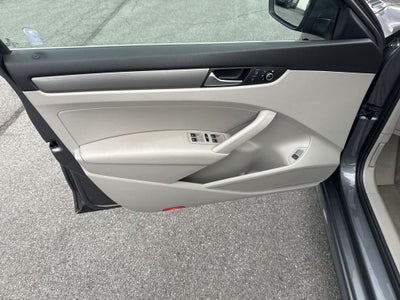 2014 Volkswagen Passat 1.8T SE