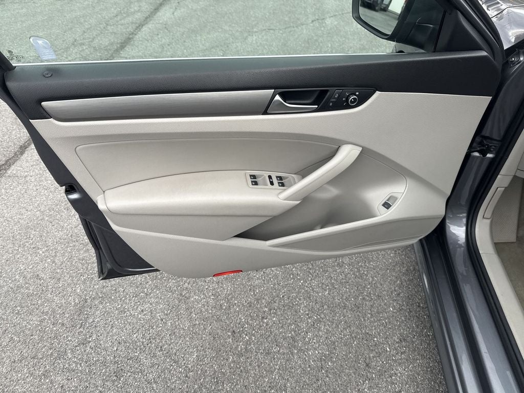 2014 Volkswagen Passat 1.8T SE