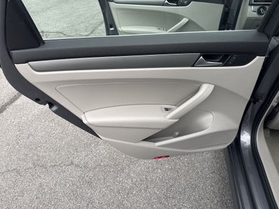 2014 Volkswagen Passat 1.8T SE