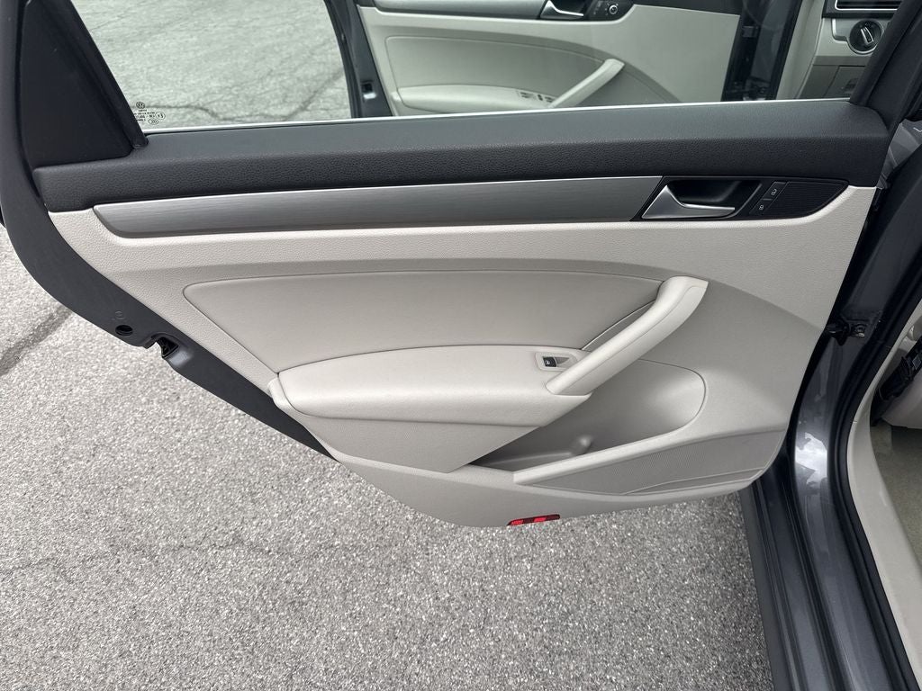 2014 Volkswagen Passat 1.8T SE