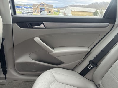 2014 Volkswagen Passat 1.8T SE