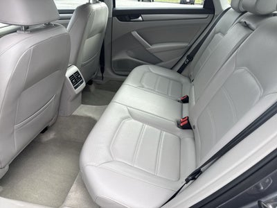 2014 Volkswagen Passat 1.8T SE