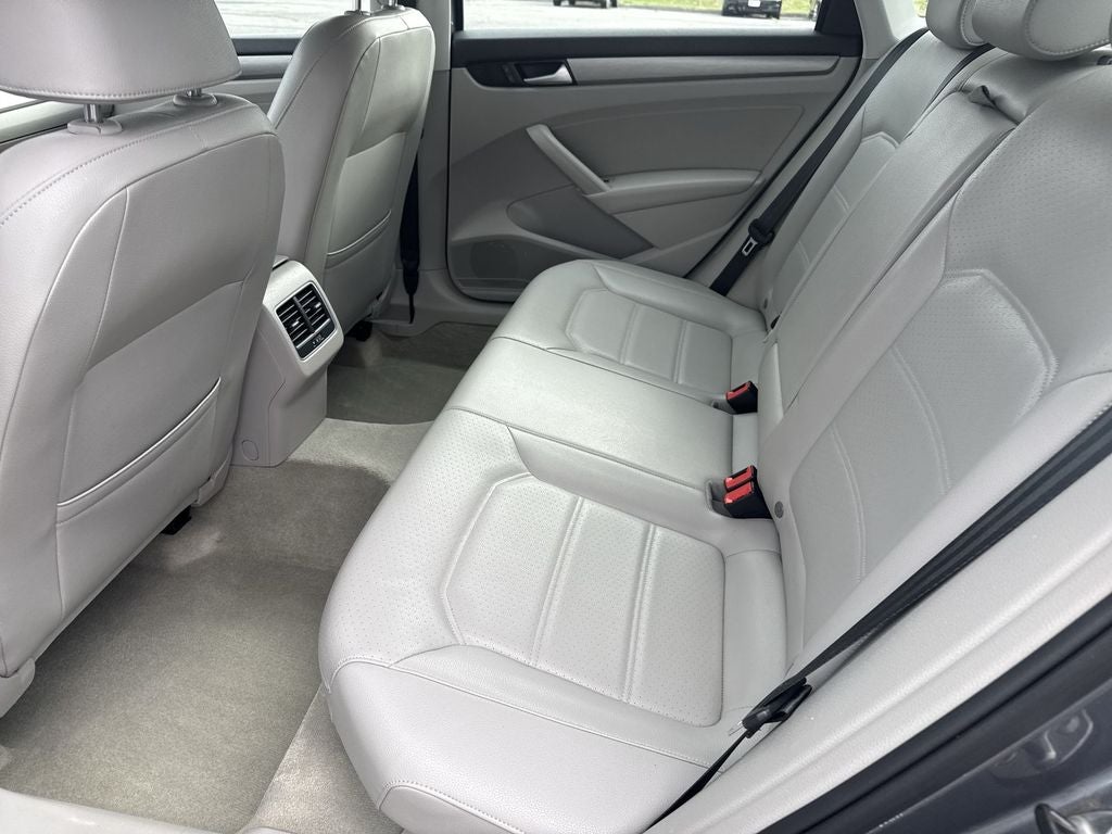 2014 Volkswagen Passat 1.8T SE