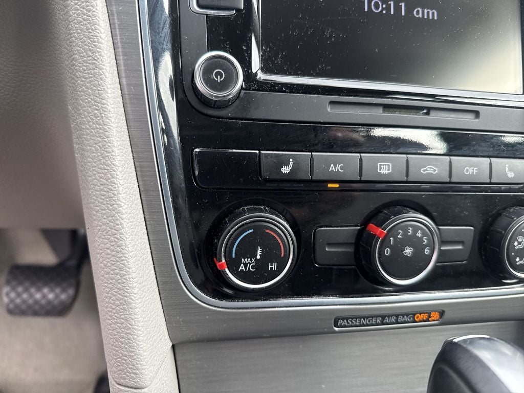 2014 Volkswagen Passat 1.8T SE