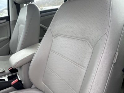 2014 Volkswagen Passat 1.8T SE