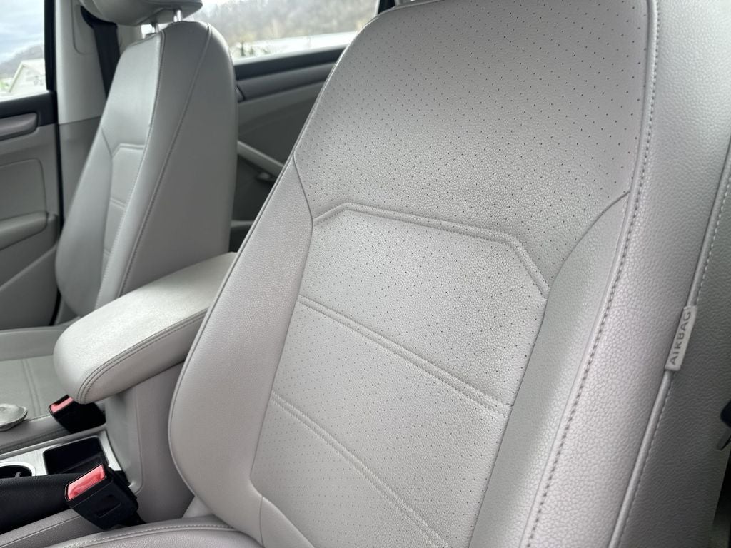 2014 Volkswagen Passat 1.8T SE