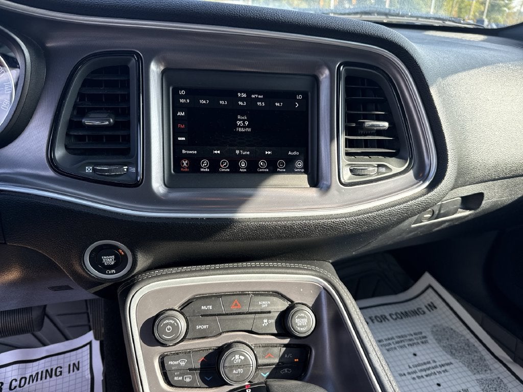 2021 Dodge Challenger SXT