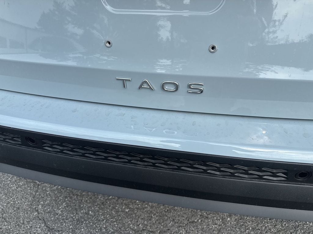 2027 Volkswagen Taos 1.5T SE Black
