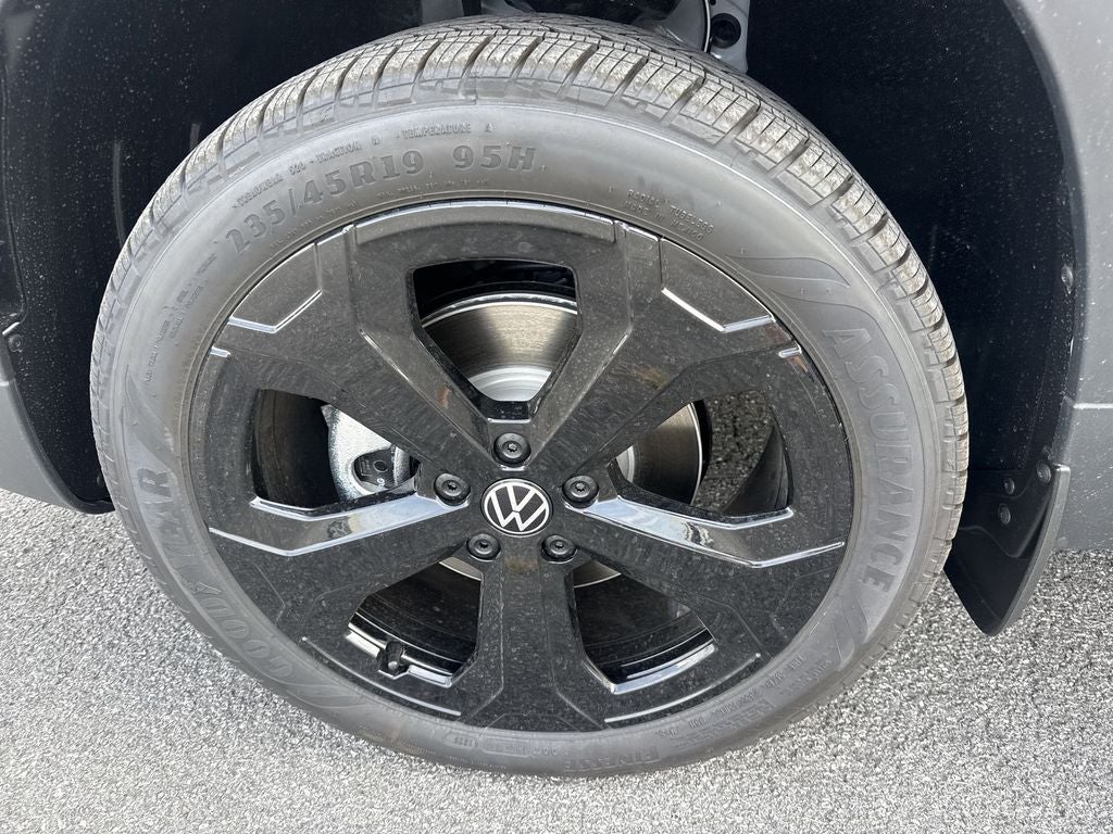 2027 Volkswagen Taos 1.5T SE Black