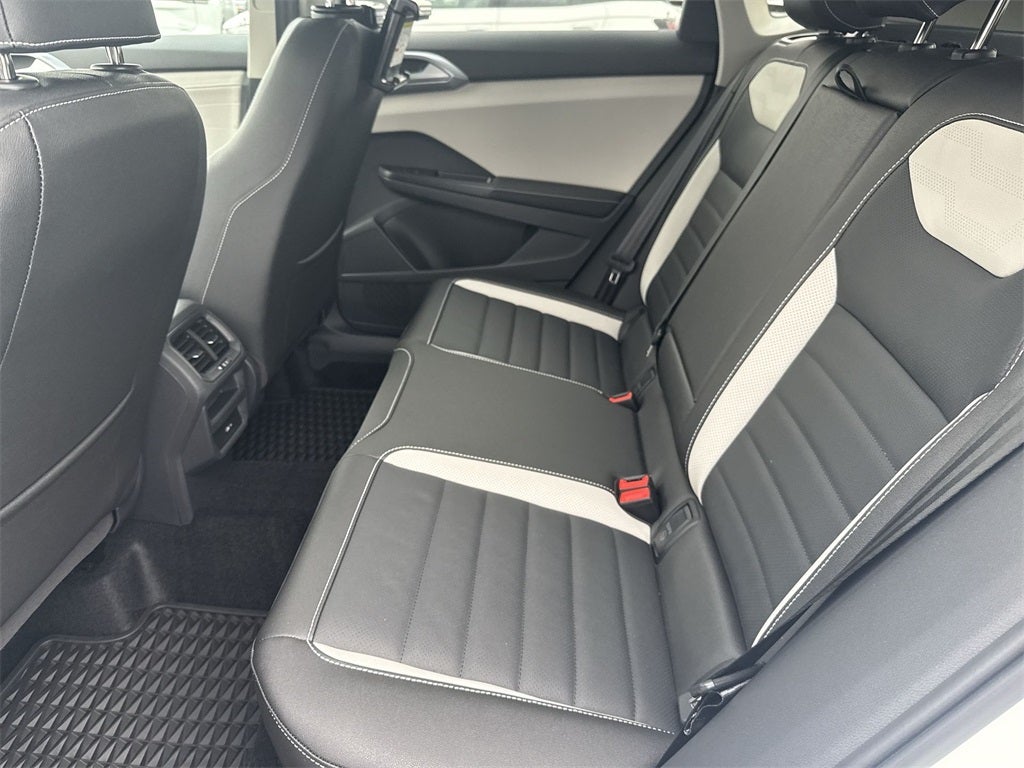 2025 Volkswagen Taos 1.5T SEL