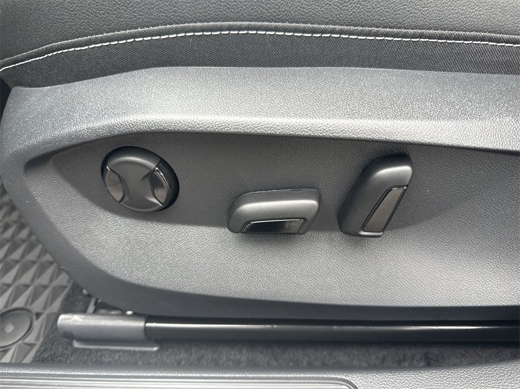 2025 Volkswagen Taos 1.5T SEL