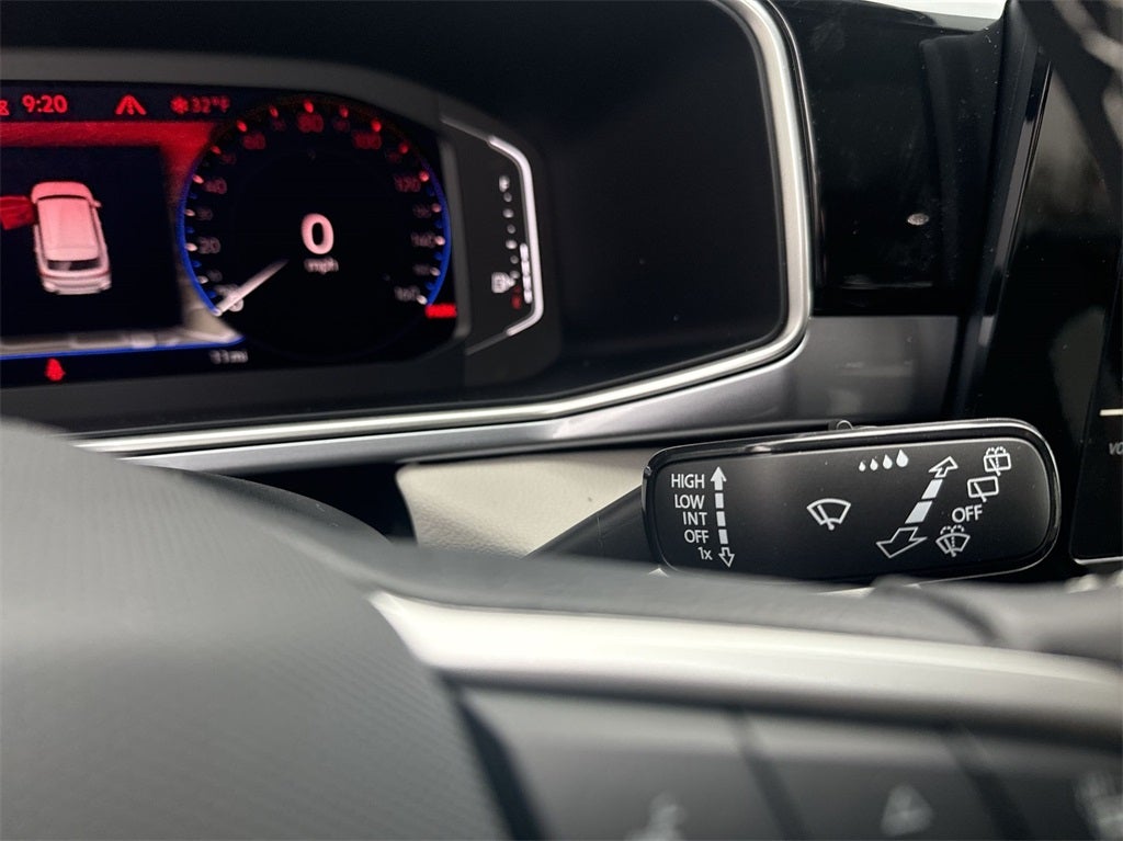 2025 Volkswagen Taos 1.5T SEL