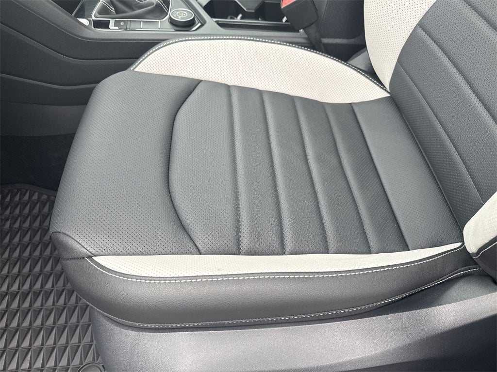 2025 Volkswagen Taos 1.5T SEL