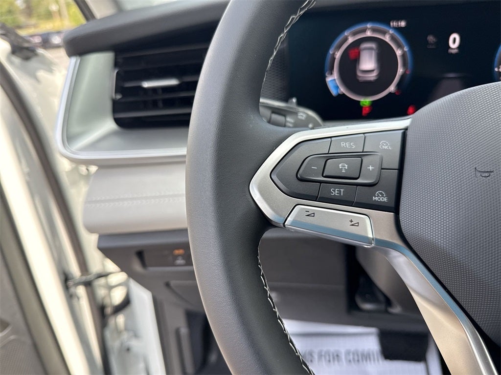 2025 Volkswagen Tiguan 2.0T SE