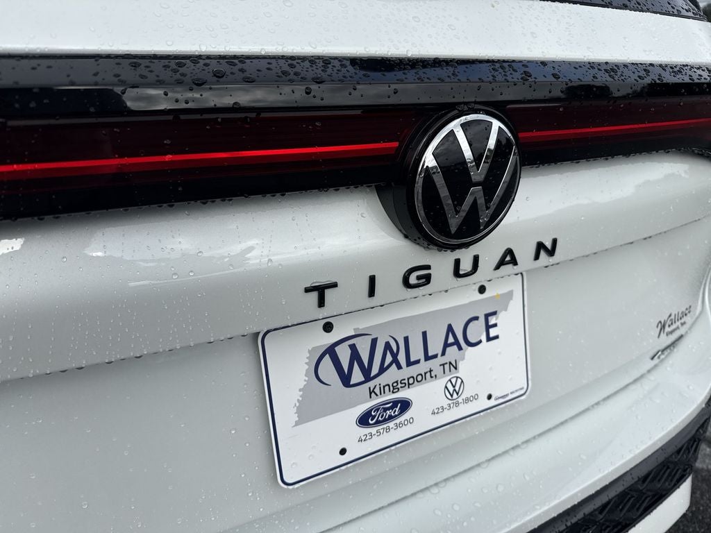 2026 Volkswagen Tiguan 2.0T SE R-Line Black