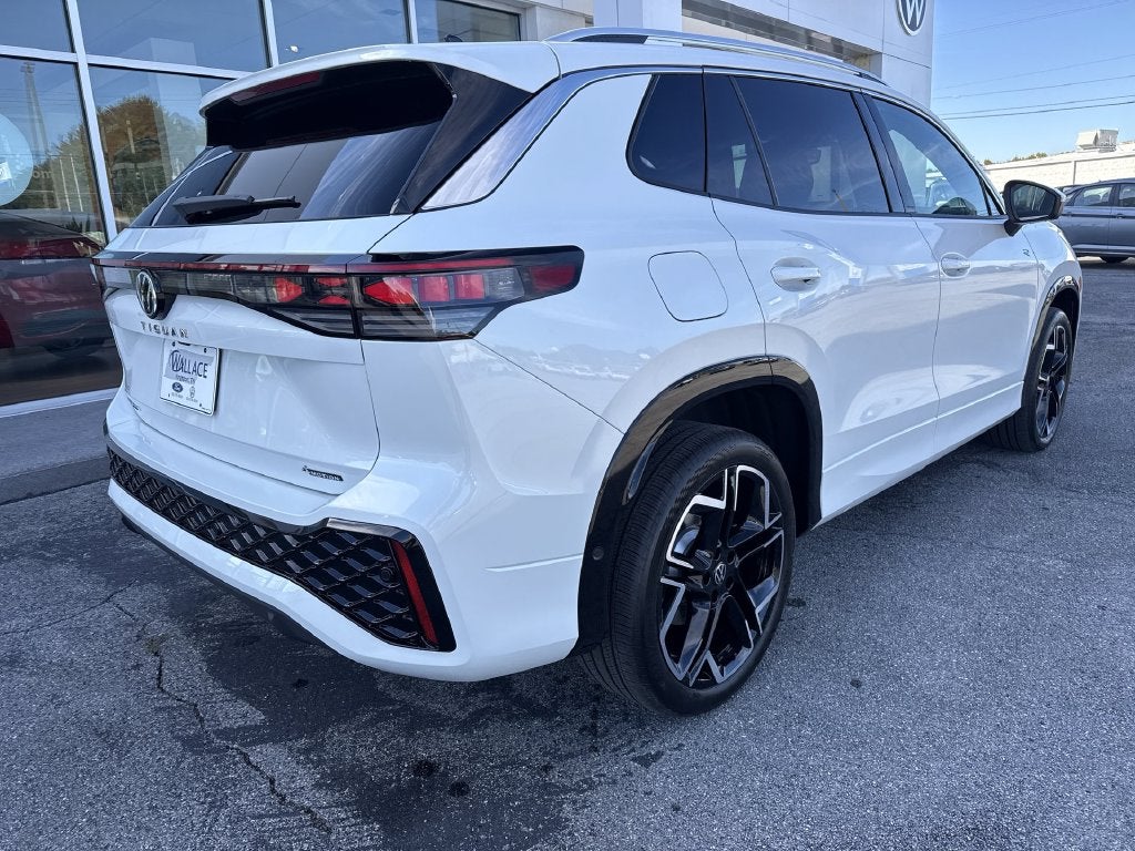 2026 Volkswagen Tiguan SEL R-Line Turbo