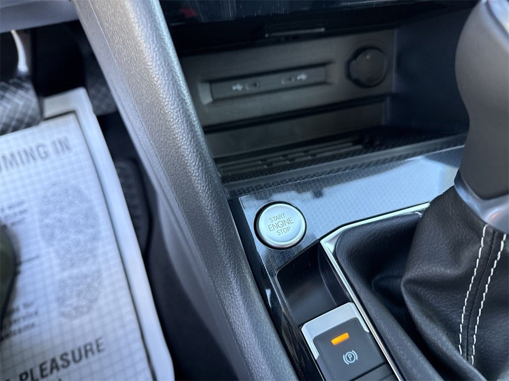 2025 Volkswagen Taos 1.5T SE