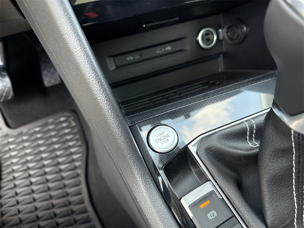 2025 Volkswagen Taos 1.5T SE