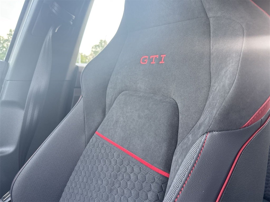 2025 Volkswagen Golf GTI 2.0T SE