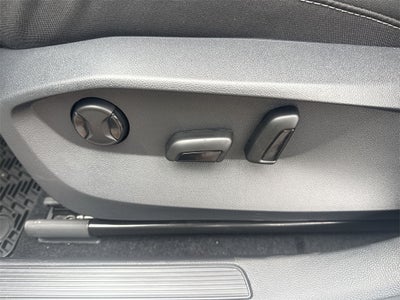 2026 Volkswagen Taos 1.5T SE Black