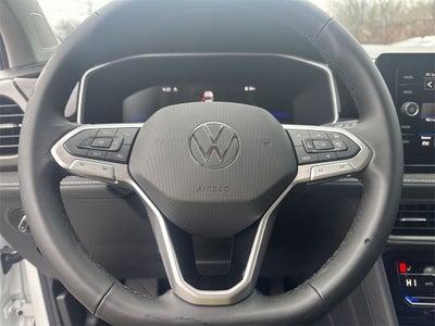 2026 Volkswagen Taos 1.5T SE Black