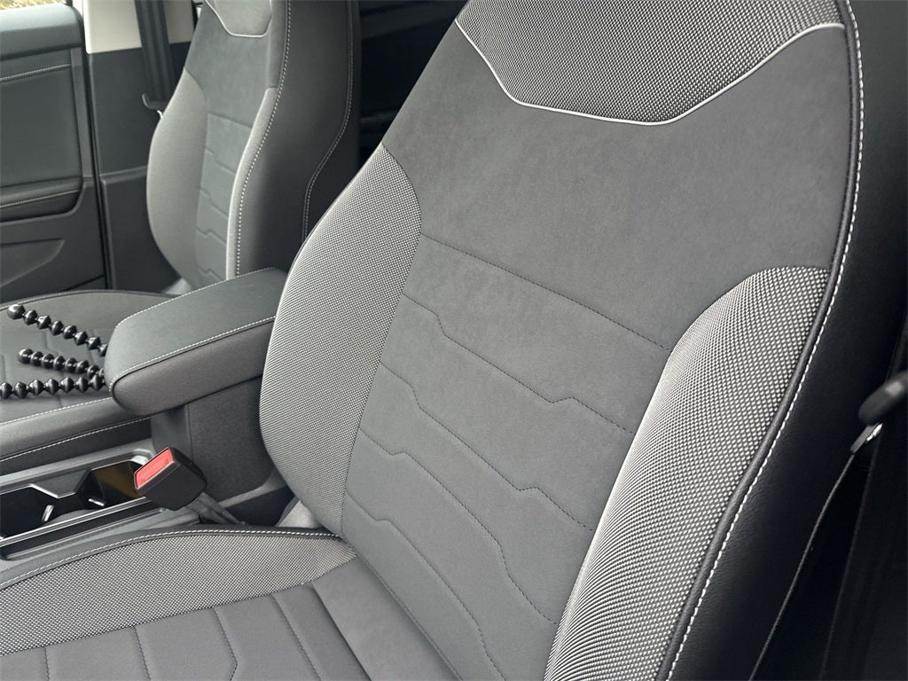 2026 Volkswagen Taos 1.5T SE Black