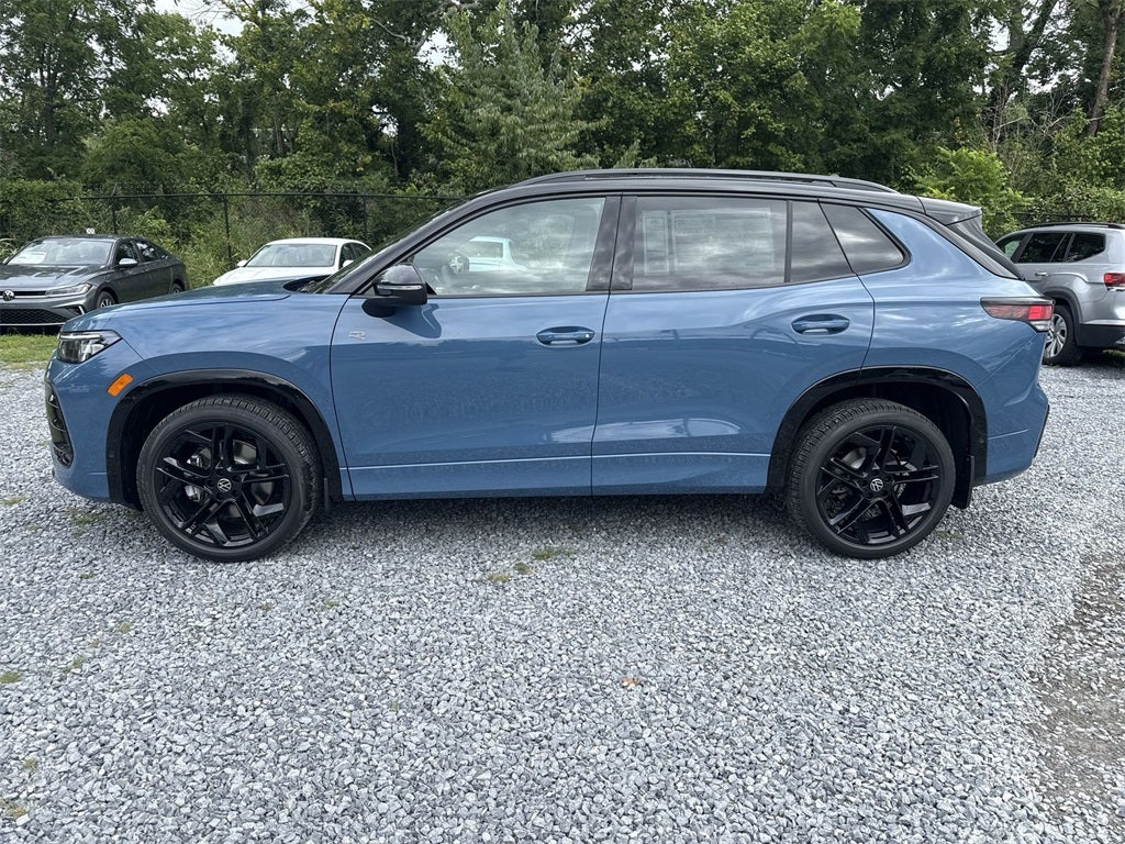 2025 Volkswagen Tiguan 2.0T SE R-Line Black