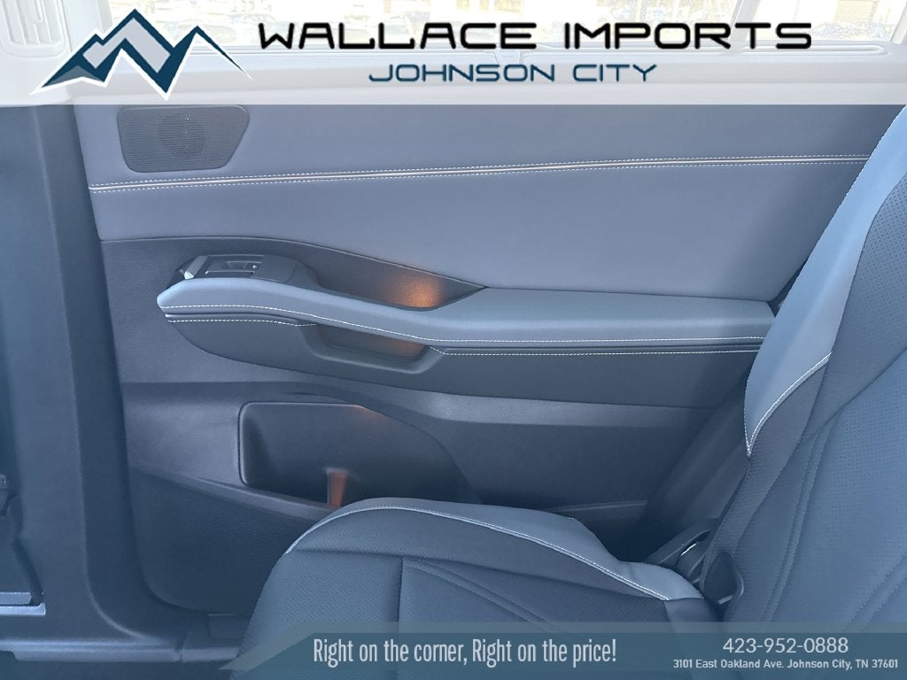2027 Volkswagen Atlas 2.0T SE w/ Technology