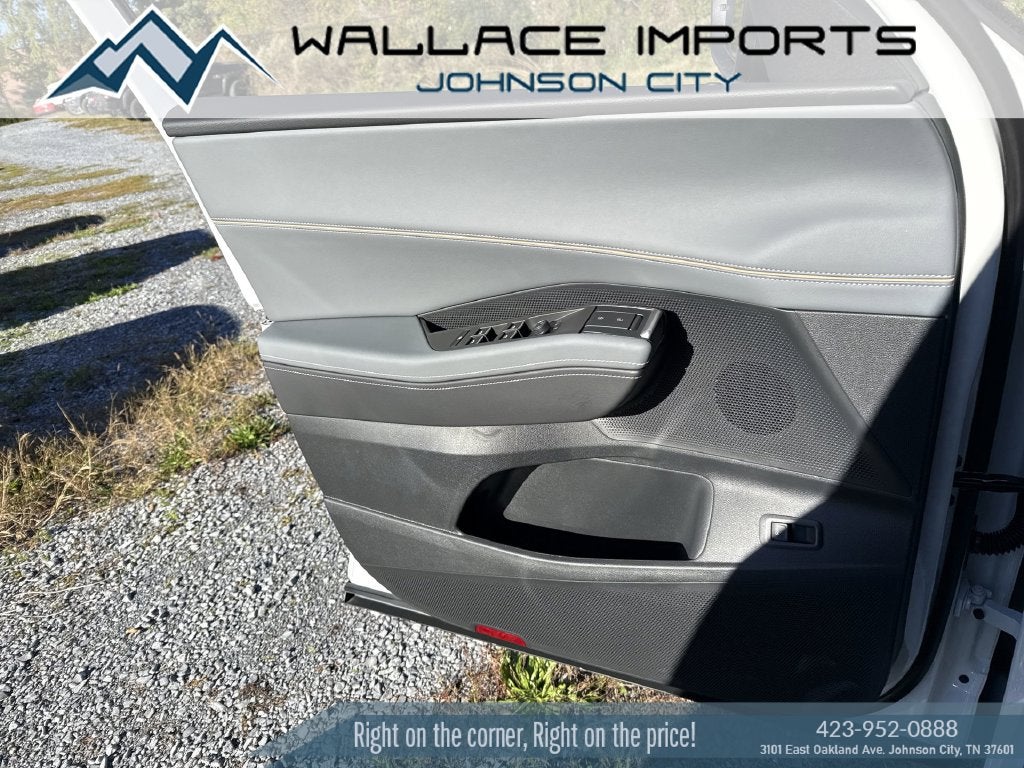 2027 Volkswagen Atlas 2.0T SE w/ Technology