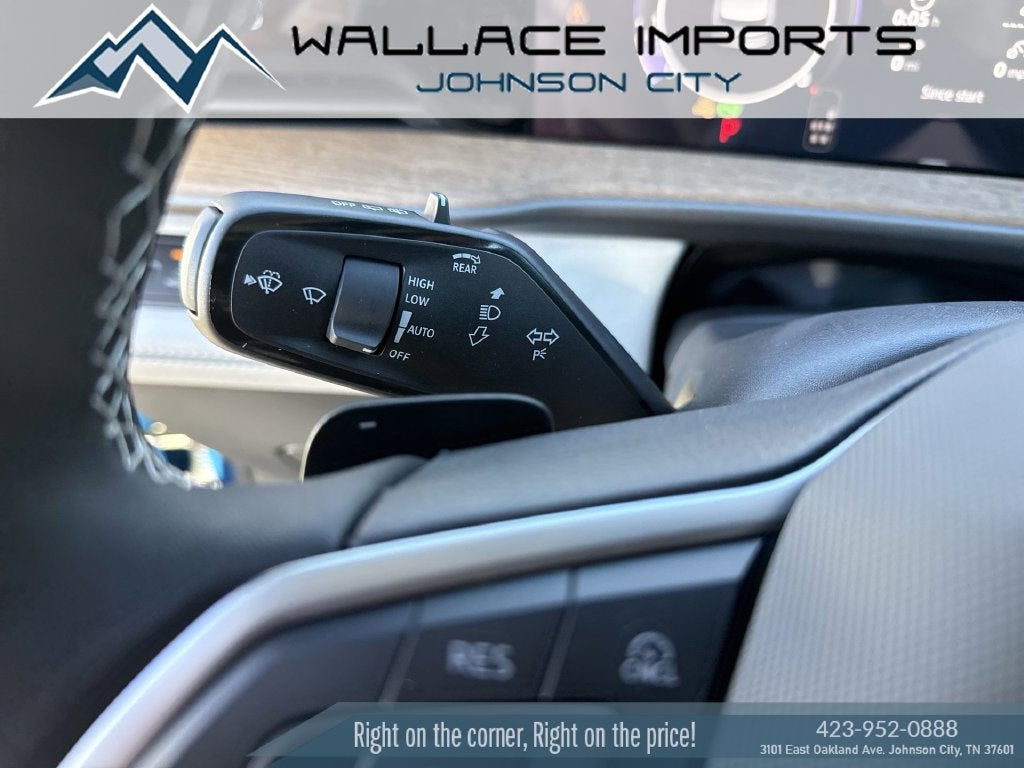 2027 Volkswagen Atlas 2.0T SE w/ Technology
