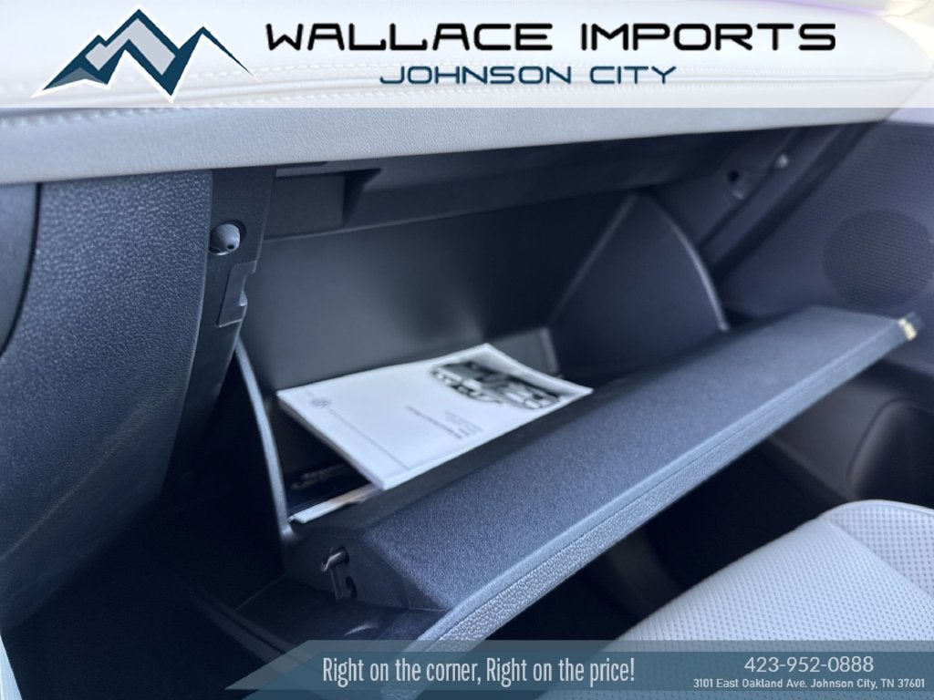 2027 Volkswagen Atlas 2.0T SE w/ Technology