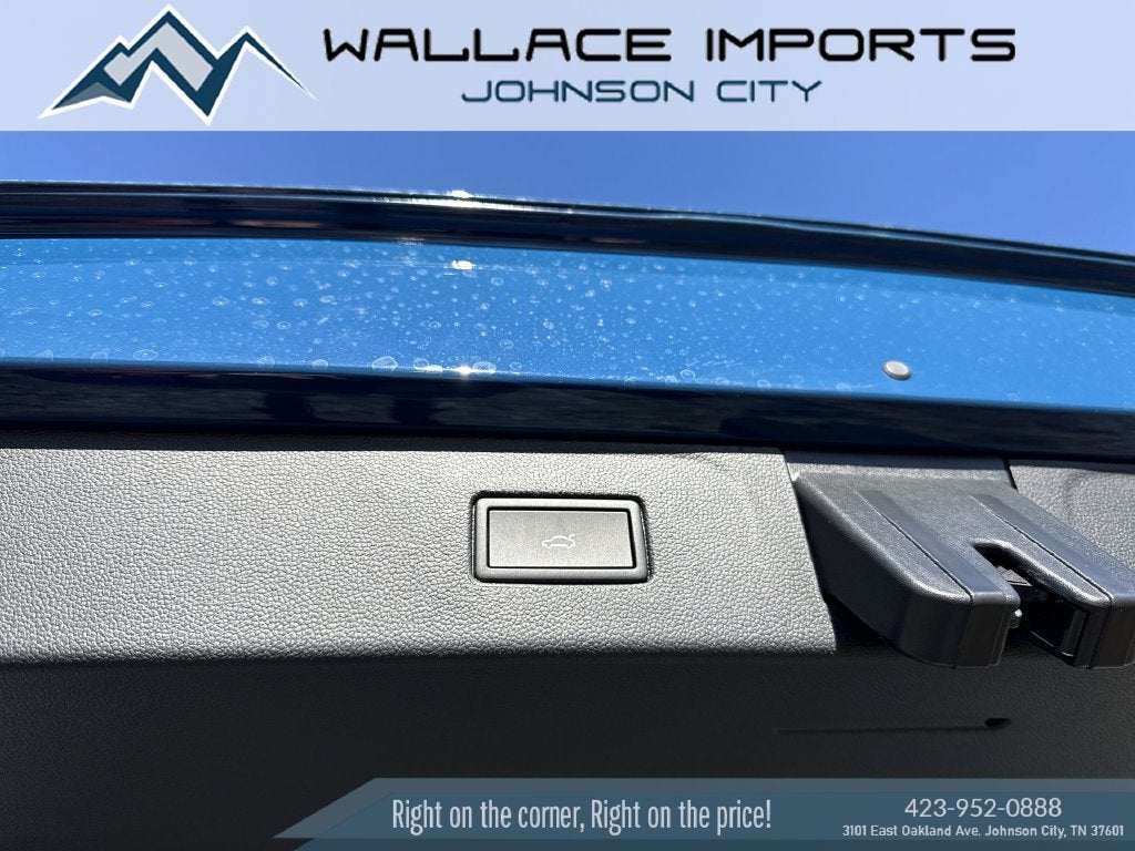 2027 Volkswagen Atlas 2.0T SE w/ Technology