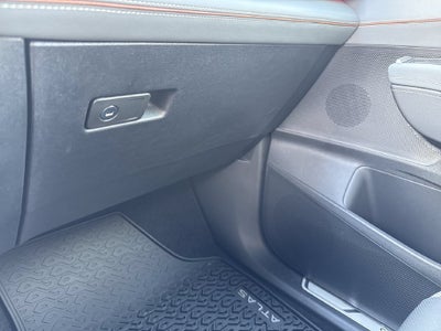 2027 Volkswagen Atlas SEL Premium R-Line