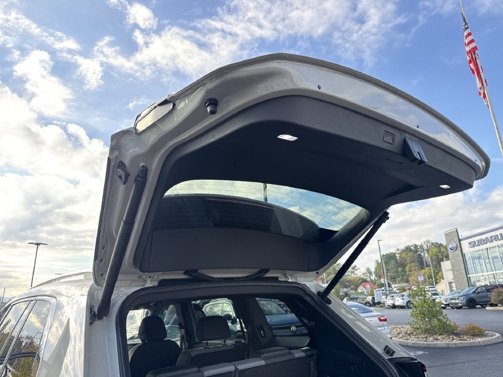2027 Volkswagen Atlas SEL Premium R-Line