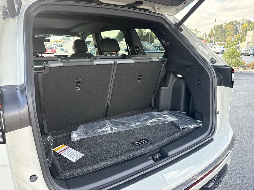 2027 Volkswagen Atlas SEL Premium R-Line