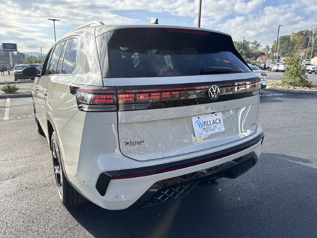 2027 Volkswagen Atlas SEL Premium R-Line