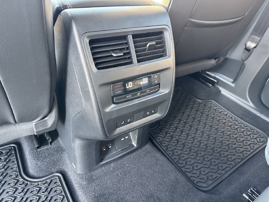 2027 Volkswagen Atlas SEL Premium R-Line