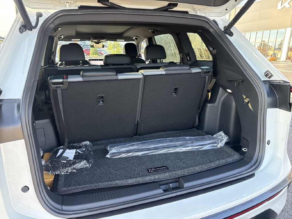 2027 Volkswagen Atlas SEL Premium R-Line