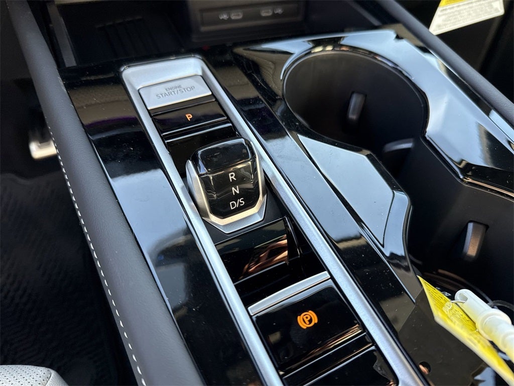 2025 Volkswagen Atlas Cross Sport 2.0T SEL Premium R-Line