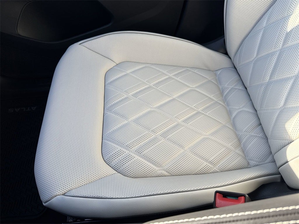 2025 Volkswagen Atlas Cross Sport 2.0T SEL Premium R-Line