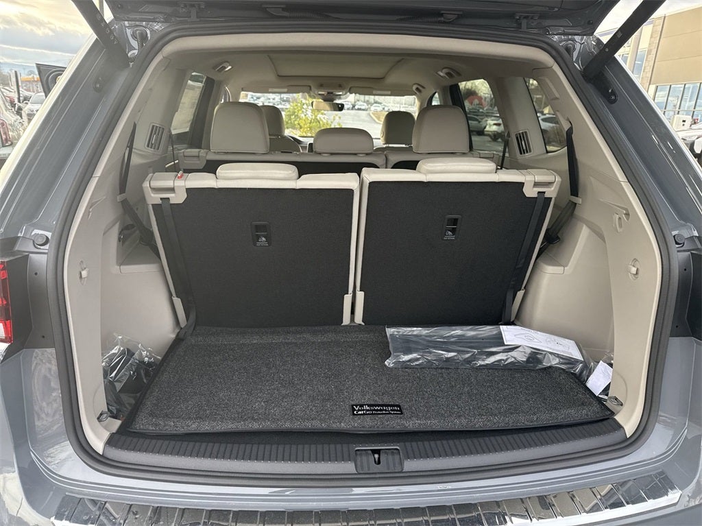 2025 Volkswagen Atlas 2.0T SEL Premium R-Line