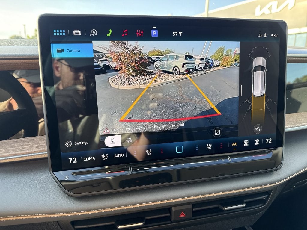 2027 Volkswagen Atlas SE w/Technology