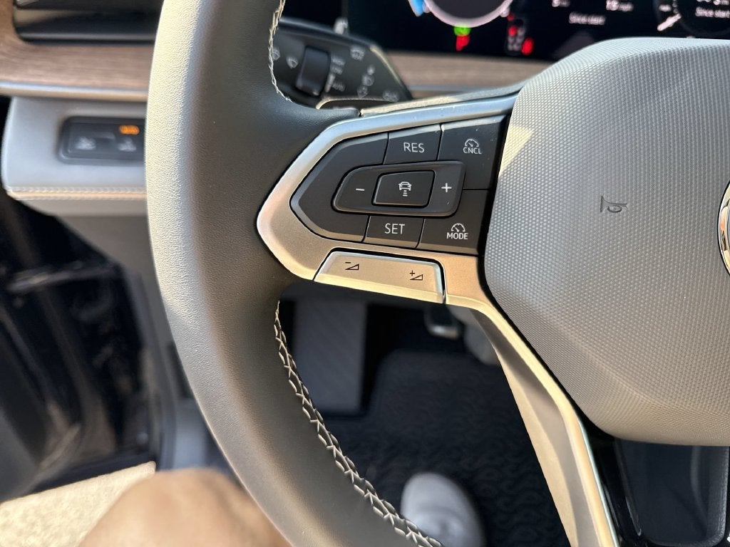 2027 Volkswagen Atlas SE w/Technology