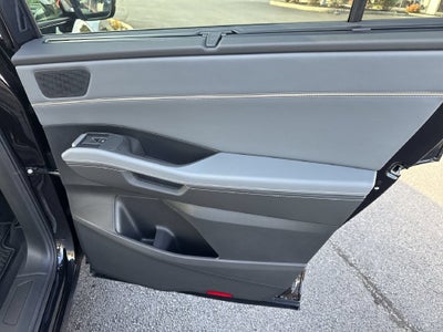 2027 Volkswagen Atlas SE w/Technology