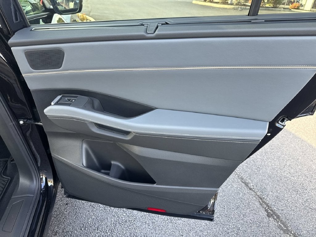 2027 Volkswagen Atlas SE w/Technology