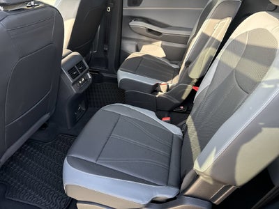 2027 Volkswagen Atlas SE w/Technology