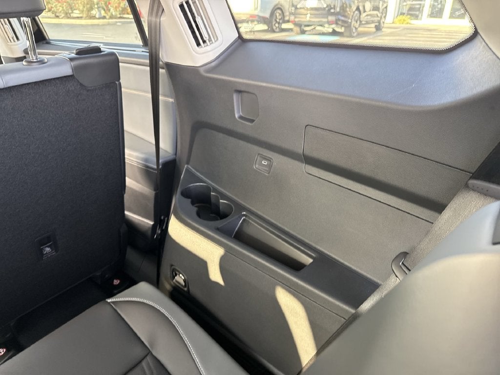 2027 Volkswagen Atlas SE w/Technology