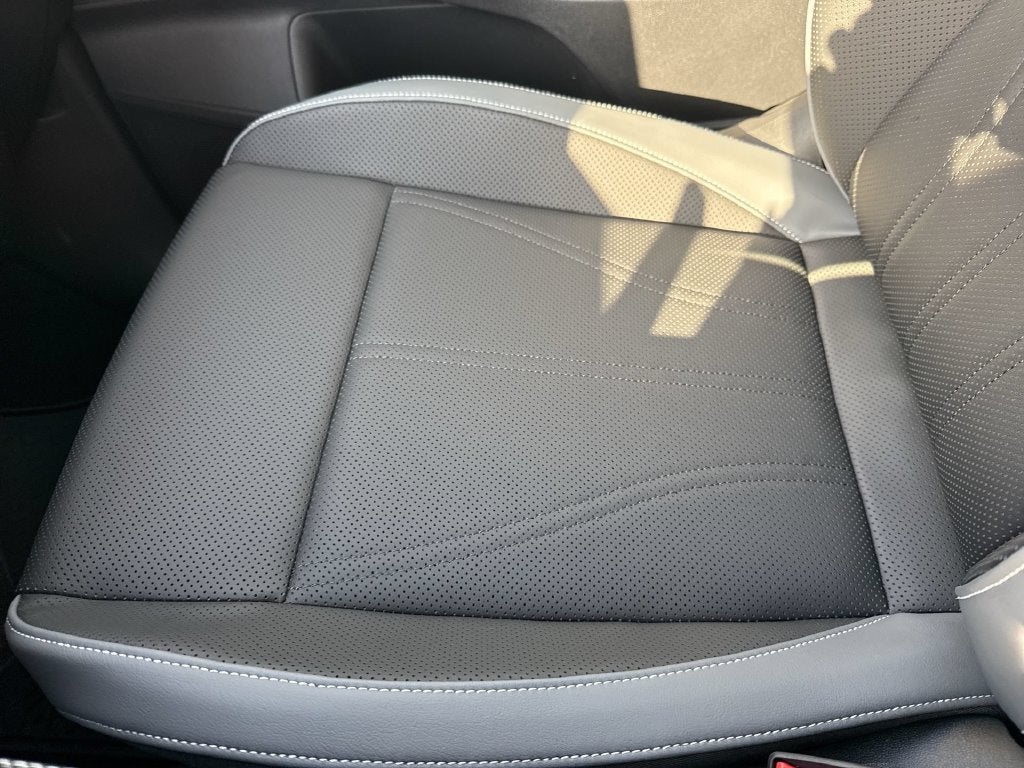 2027 Volkswagen Atlas SE w/Technology
