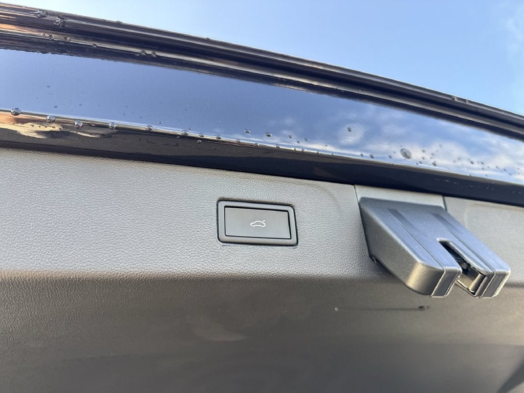 2027 Volkswagen Atlas SE w/Technology